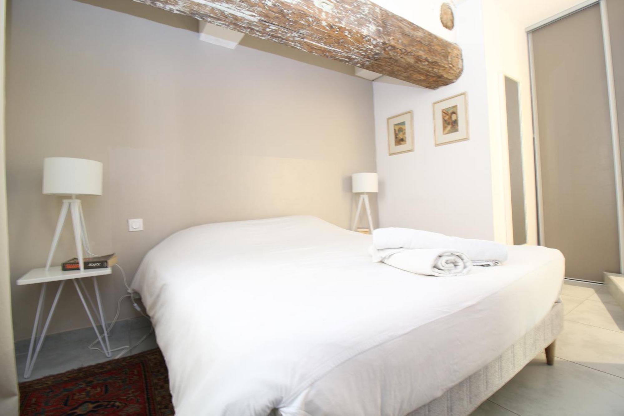 T3 Appartement Hypercentre Proche Commerce- Parking - 2 Chambres Wifi Gratuit อาวีญง ภายนอก รูปภาพ